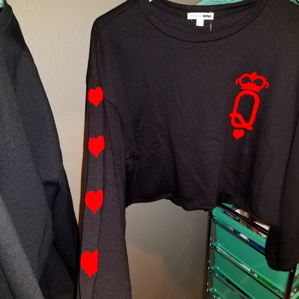 Fashion nova queen cropped sweatshirt